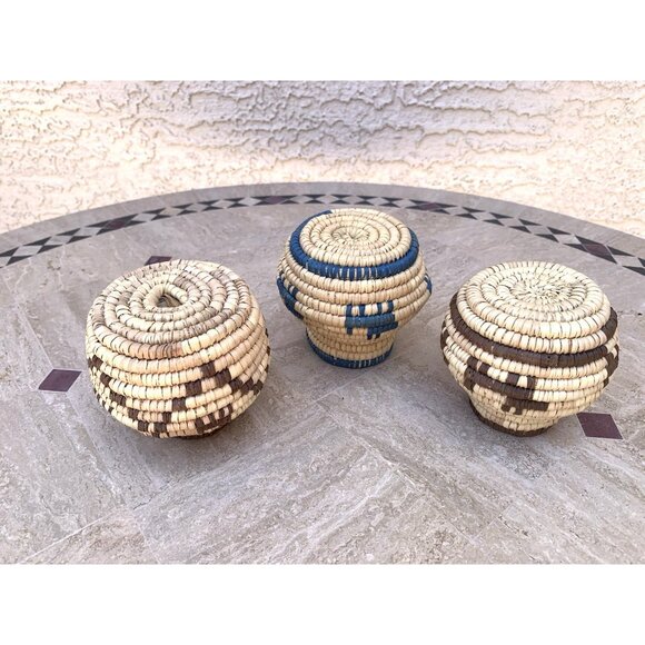 3 Miniature Native American Hand Woven Coiled Grass Seed Pots Papago Animals - Picture 11 of 13